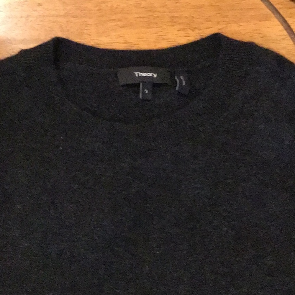 Theory size s 100 per cashmere sweater. New never worn
